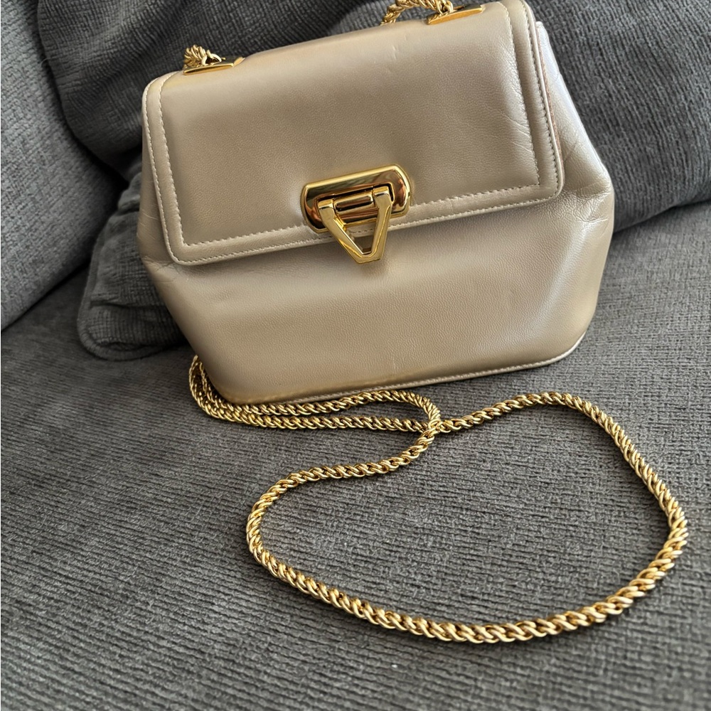 Chic Beige Leather Crossbody Bag with Gold Chain